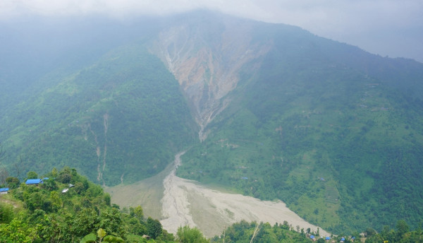 बोपुङको वासिङ पहिरोः बर्सेनि उठीबास हुँदै आसपासका स्थानीयवासी